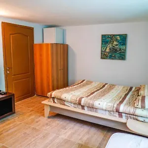 top-center-studio-3.sofiahotelsbg.com/